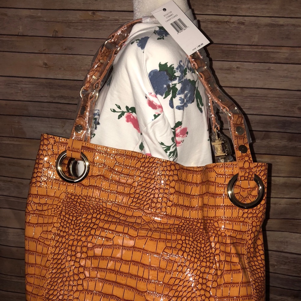 ⭐️Candy Coated Shiny Croc Embossed Tote - Picture 2 of 8